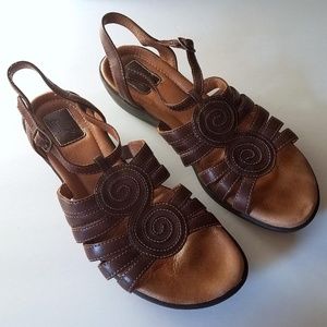 Clarks Artisan Women's Rejoice Brown Sandal Sz 8.5